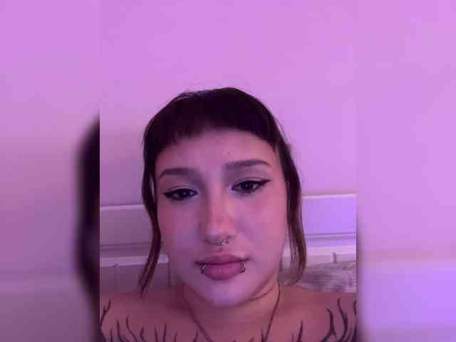 littlewetgirl webcam