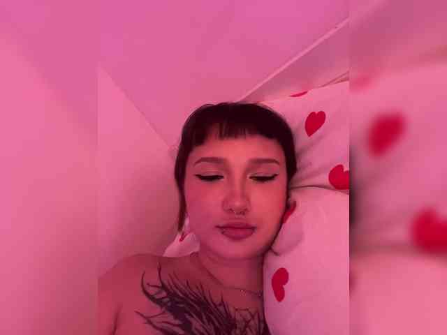 littlewetgirl webcam