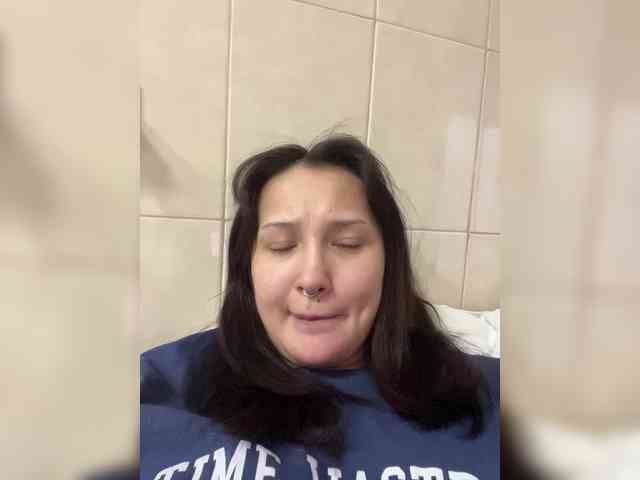 littlewetgirl webcam