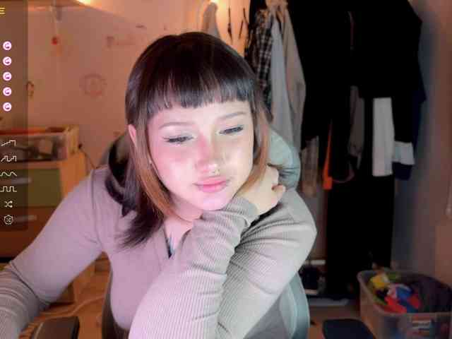 littlewetgirl webcam