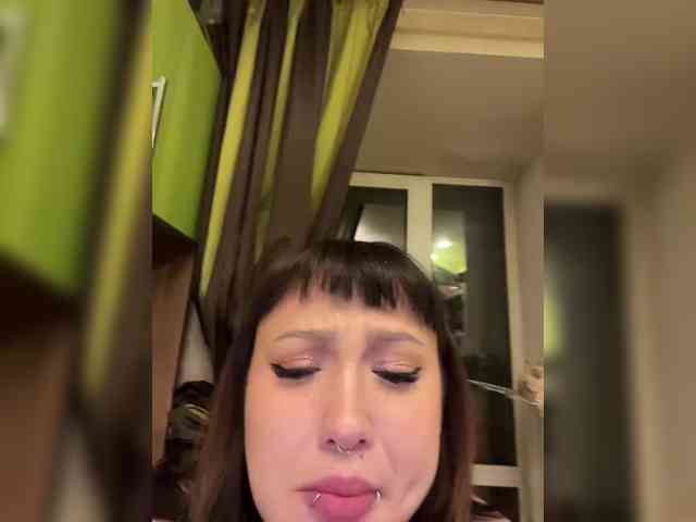 littlewetgirl webcam