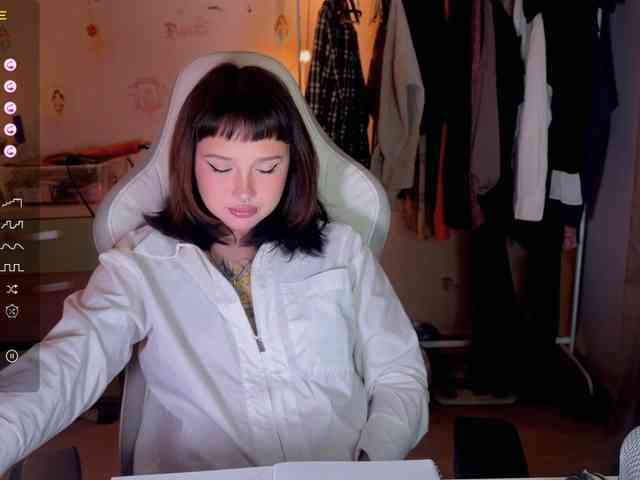 littlewetgirl webcam
