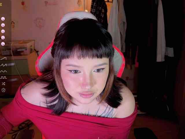 littlewetgirl webcam