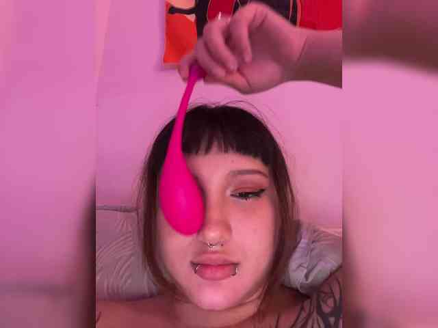 littlewetgirl webcam