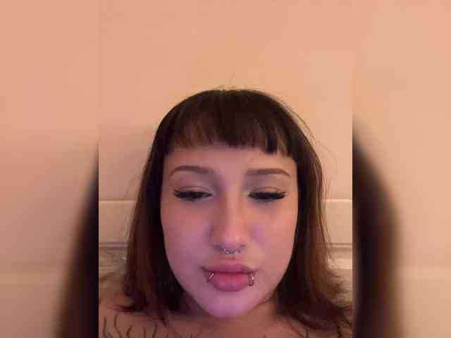 littlewetgirl webcam