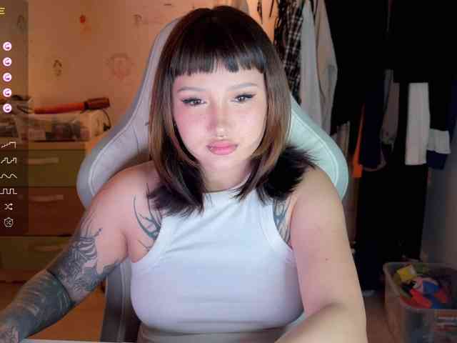 littlewetgirl webcam