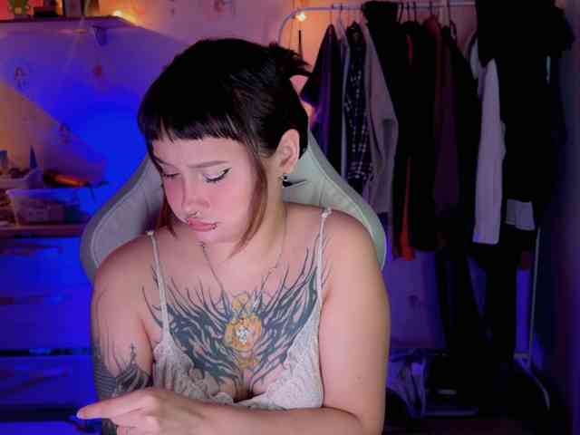 littlewetgirl webcam