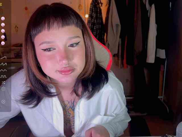 littlewetgirl webcam