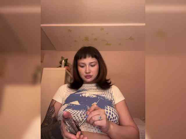 littlewetgirl webcam