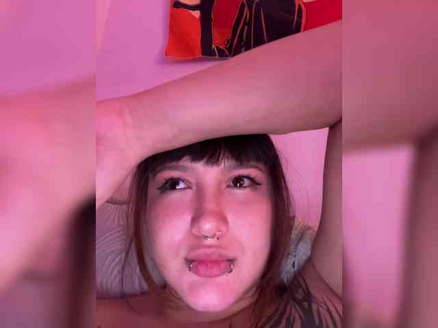 littlewetgirl webcam