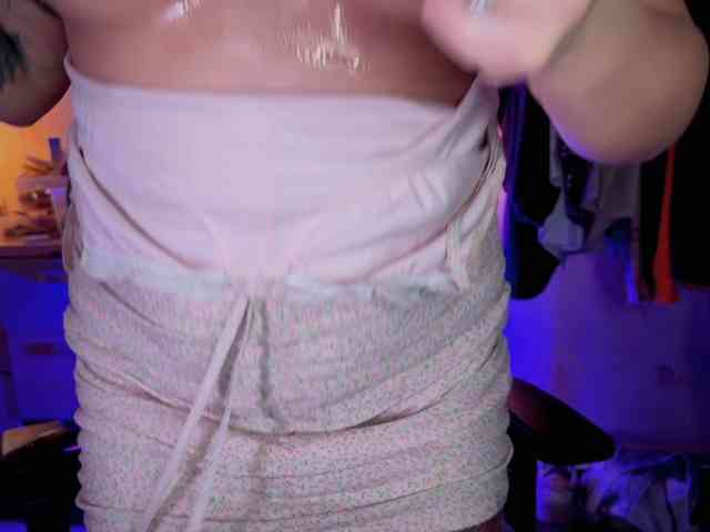 littlewetgirl webcam