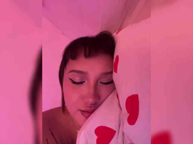 littlewetgirl webcam