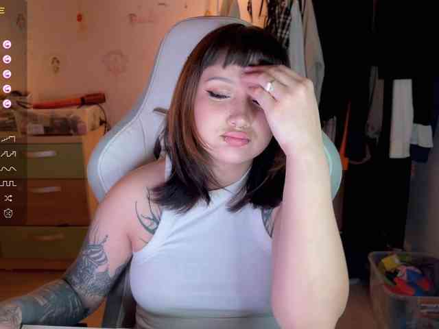 littlewetgirl webcam