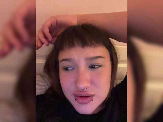 littlewetgirl webcam