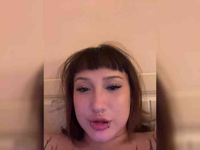 littlewetgirl webcam