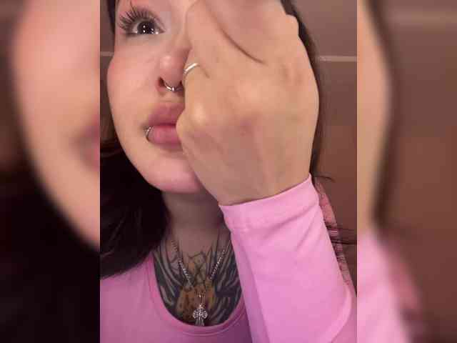 littlewetgirl webcam