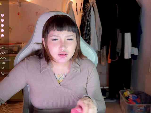 littlewetgirl webcam