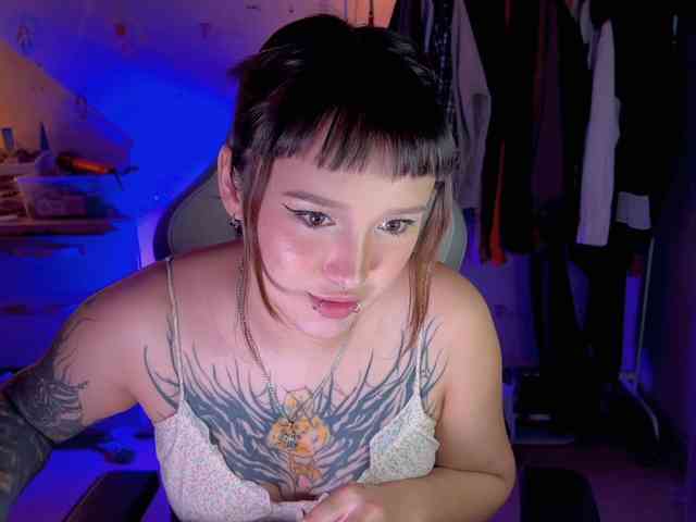 webcam show Littlewetgirl