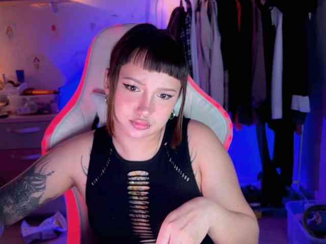 littlewetgirl webcam