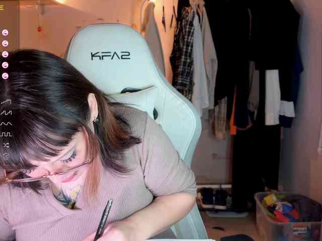 littlewetgirl webcam