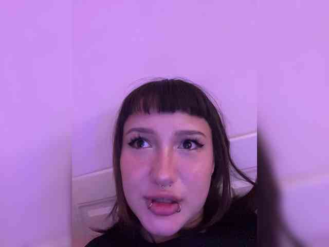 littlewetgirl webcam