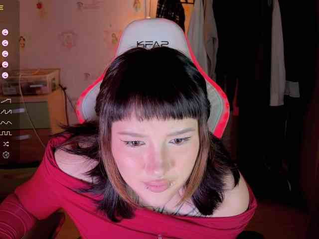 littlewetgirl webcam