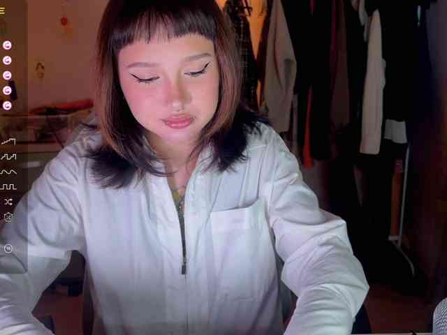 littlewetgirl webcam