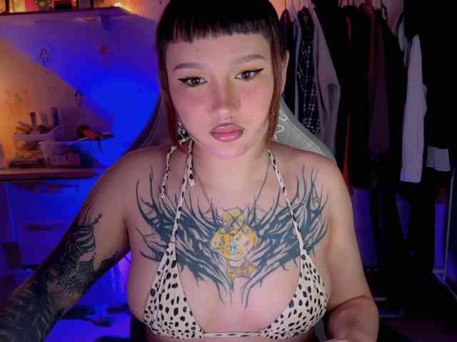 littlewetgirl webcam