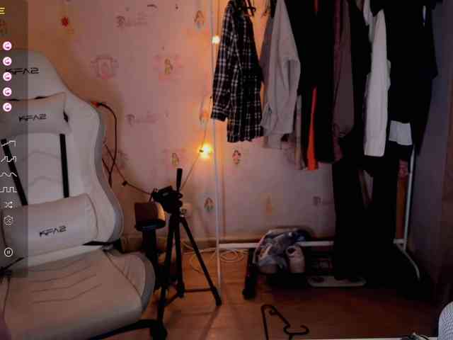 littlewetgirl webcam