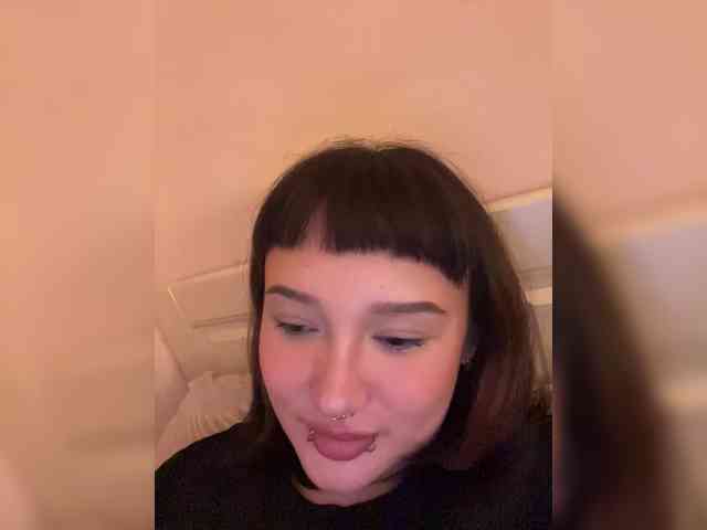 littlewetgirl webcam
