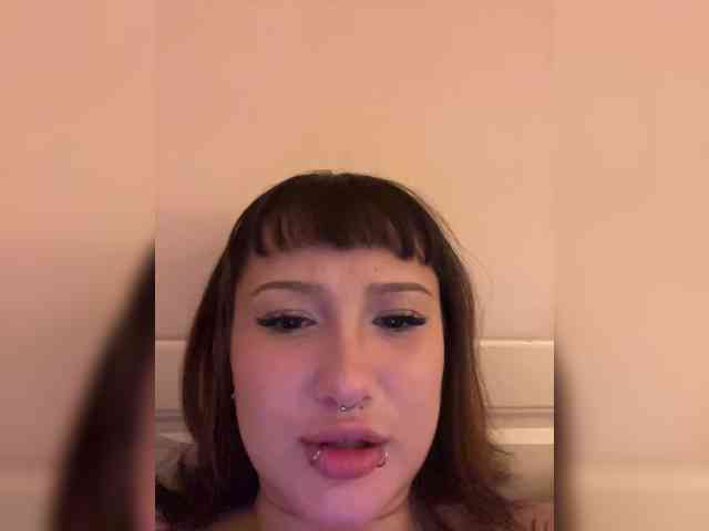 littlewetgirl webcam