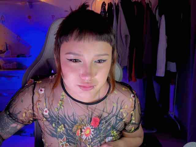 littlewetgirl webcam