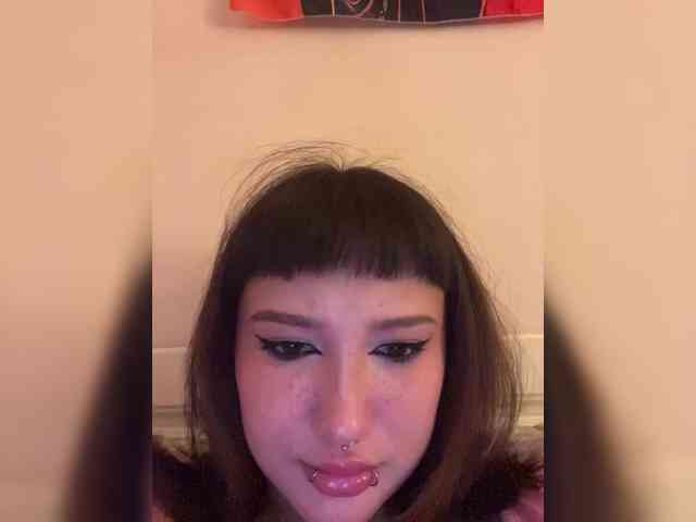littlewetgirl webcam