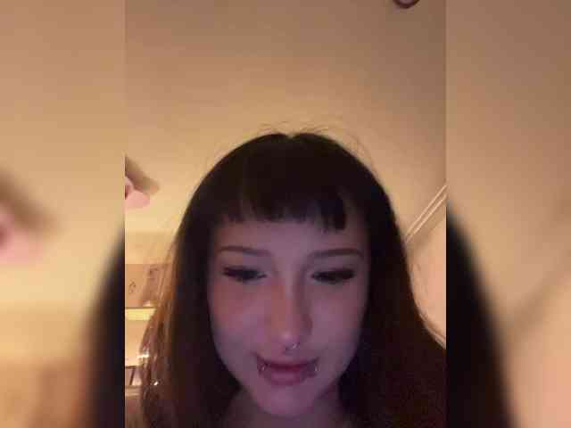 littlewetgirl webcam