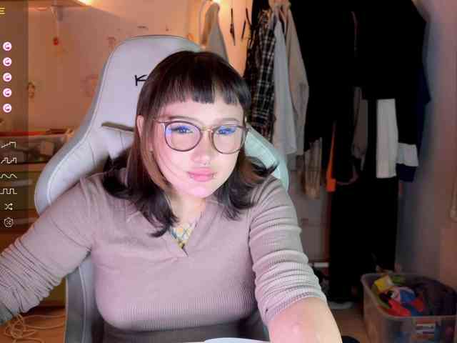 littlewetgirl webcam