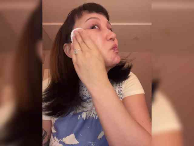 littlewetgirl webcam