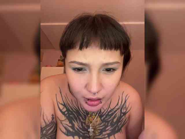 littlewetgirl webcam