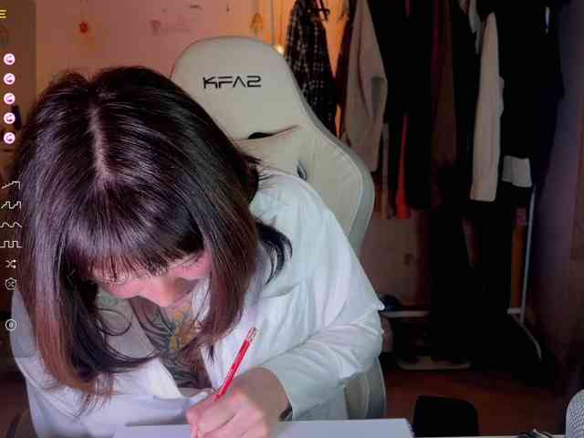 littlewetgirl webcam