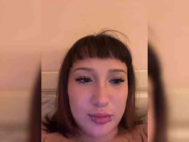 littlewetgirl webcam
