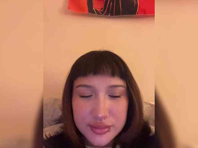 littlewetgirl webcam