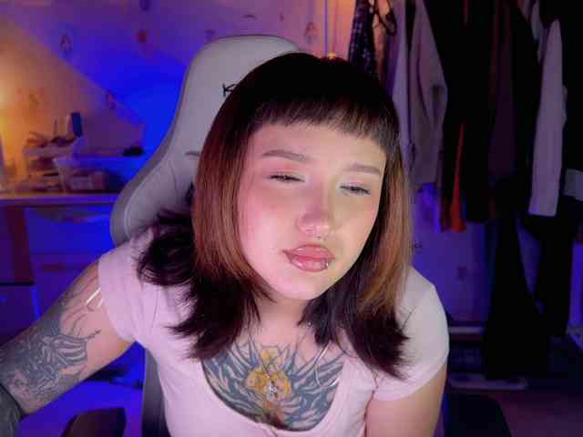 littlewetgirl webcam