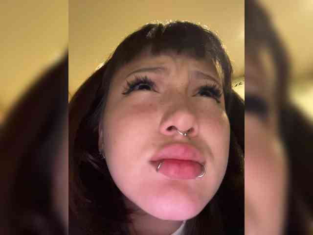 littlewetgirl webcam