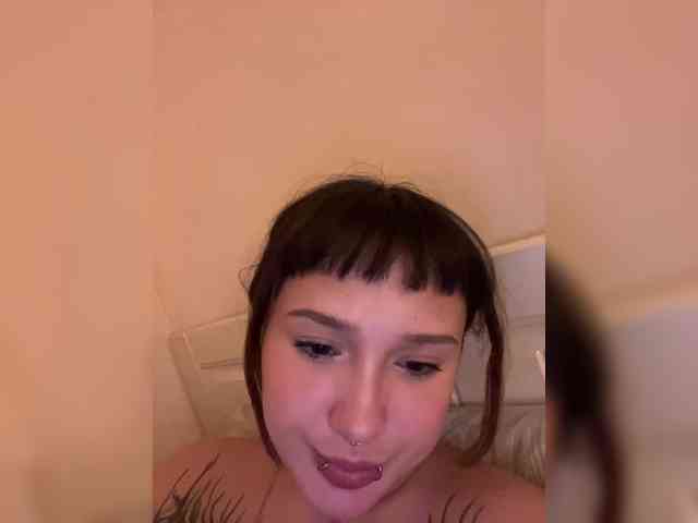 littlewetgirl webcam