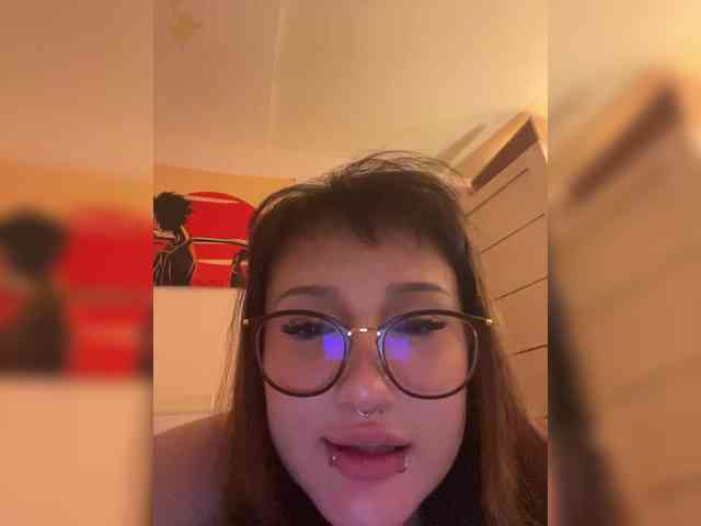 littlewetgirl webcam