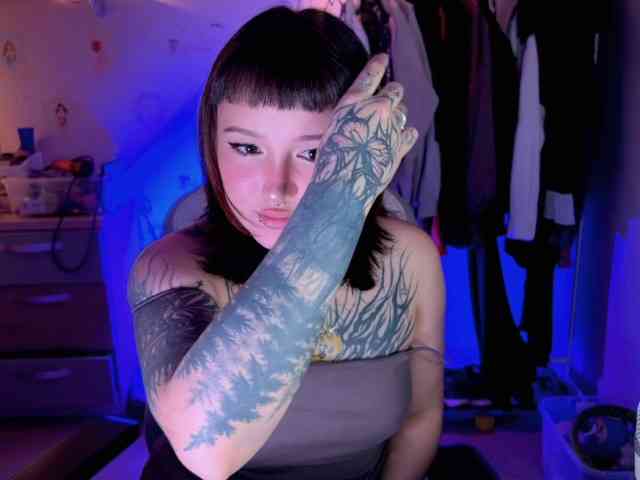 online web cam sex Littlewetgirl