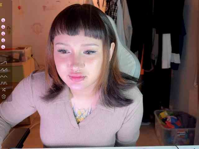 littlewetgirl webcam