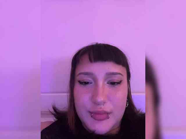 littlewetgirl webcam