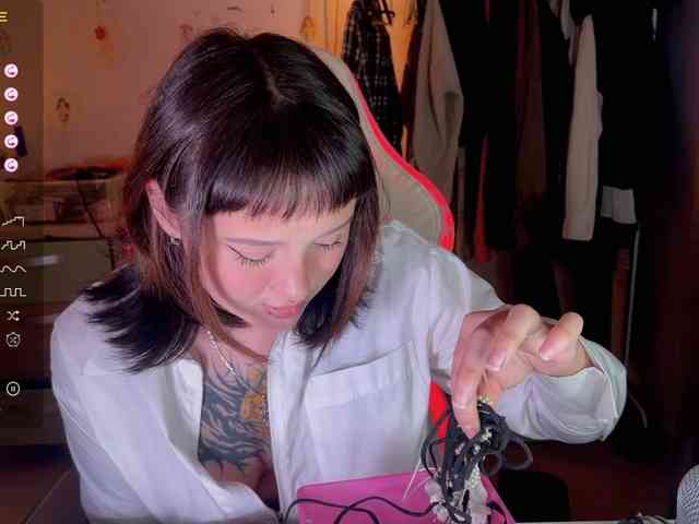 littlewetgirl webcam