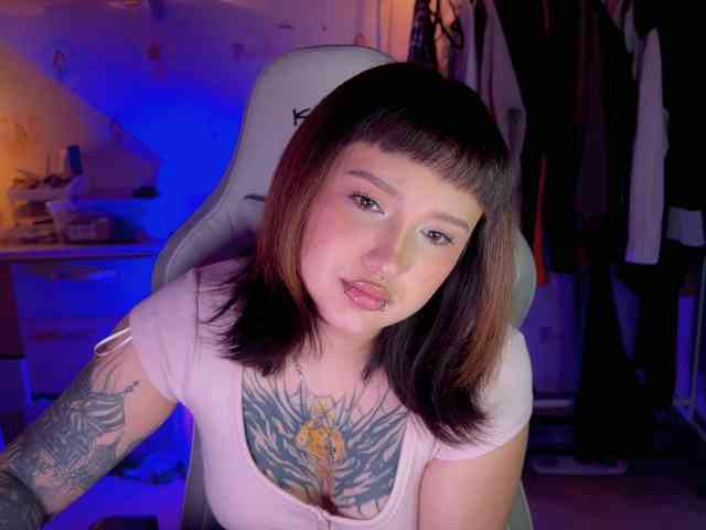 littlewetgirl webcam