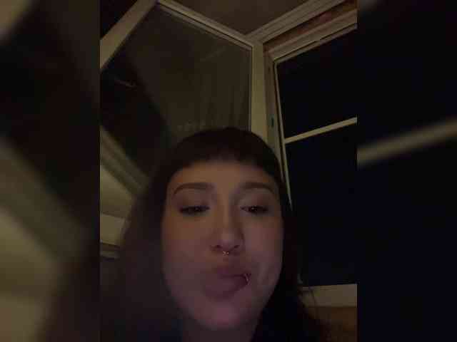 littlewetgirl webcam